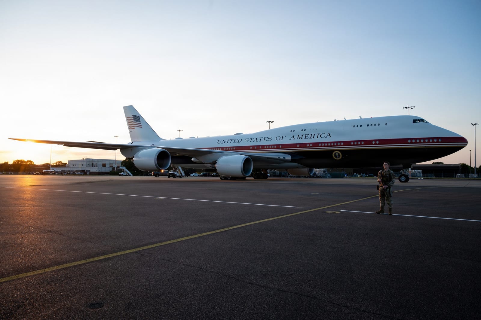 Air Force One Contract Grows to $4.49B, Delivery Slips