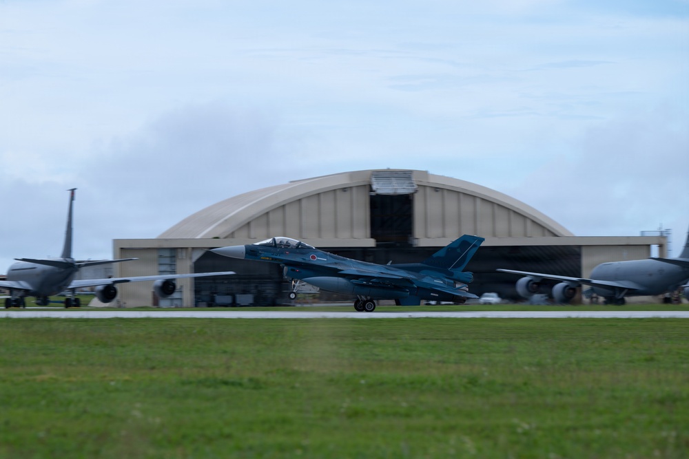Japan's F-2 Spotted Carrying New 1,000km Stealth Cruise Missile