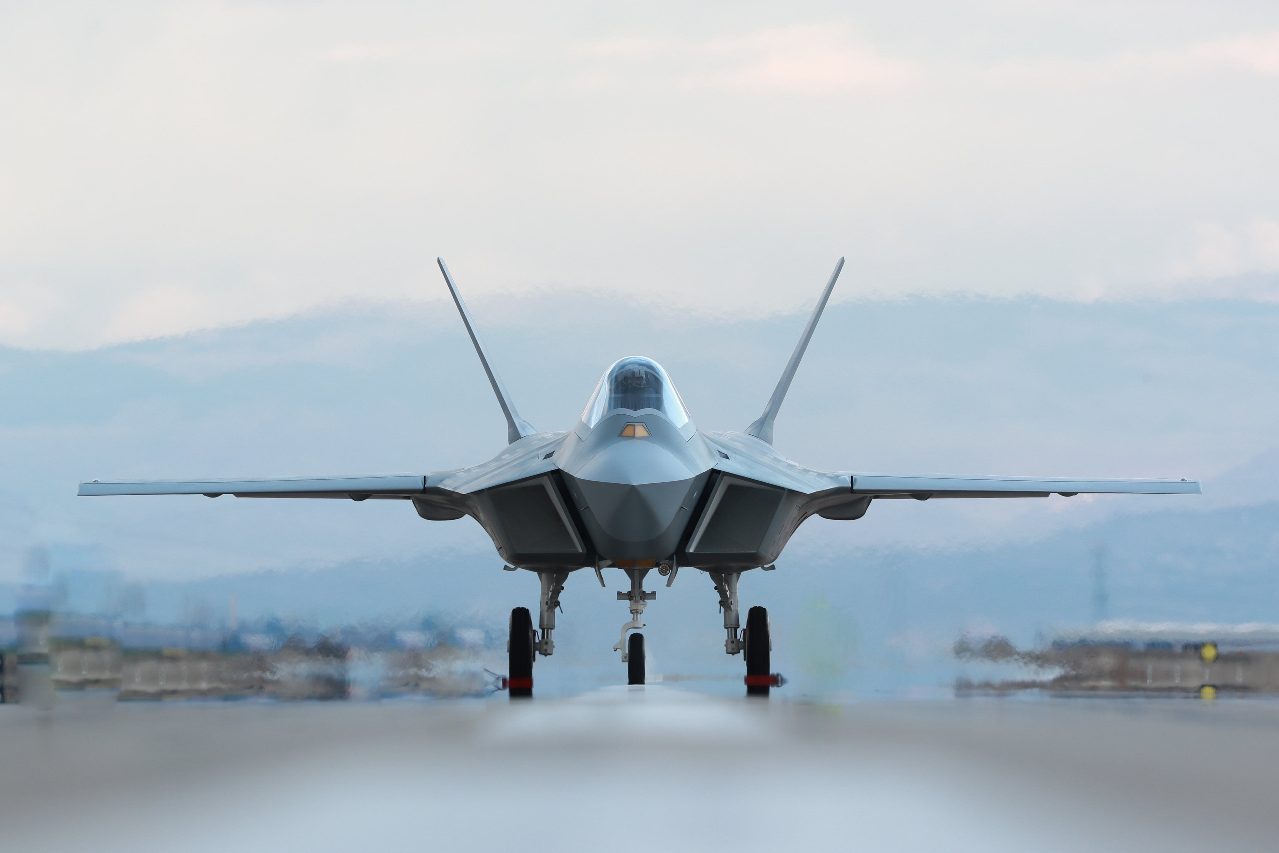 Prototype of the TAI KAAN fighter during taxiing and ground-running tests at TAI's Ankara facility