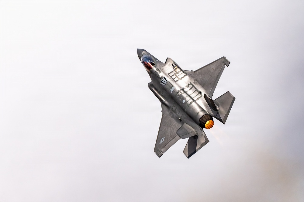 Pentagon Awards Record $1.6B F-35 Spare-Parts Deal