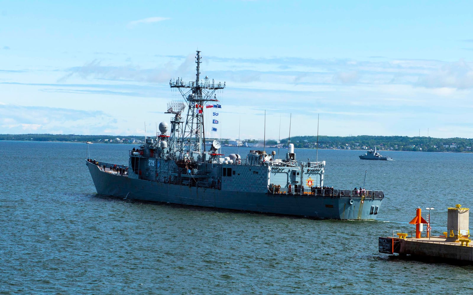 Polish Navy Oliver Hazard Perry-class frigate ORP General Tadeusz Kosciuszko departing port during a NATO exercise