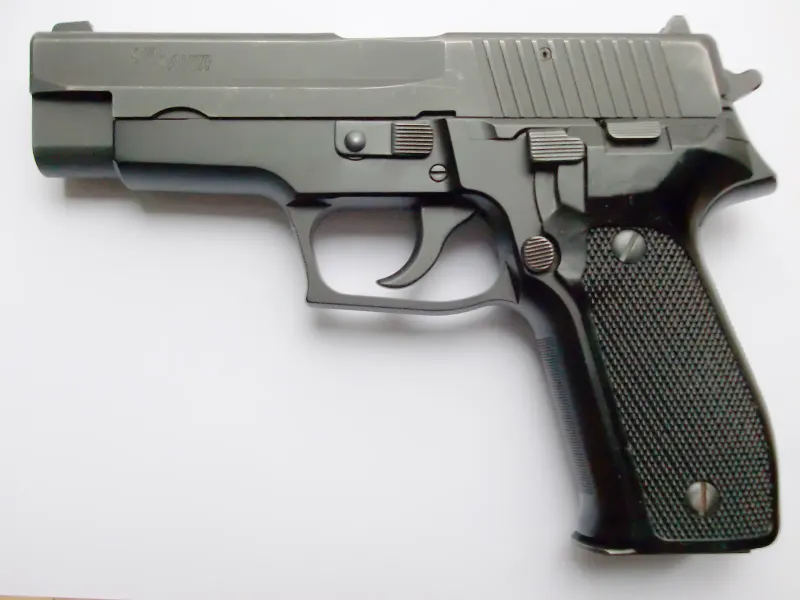 SIG Sauer P226 — view 1
