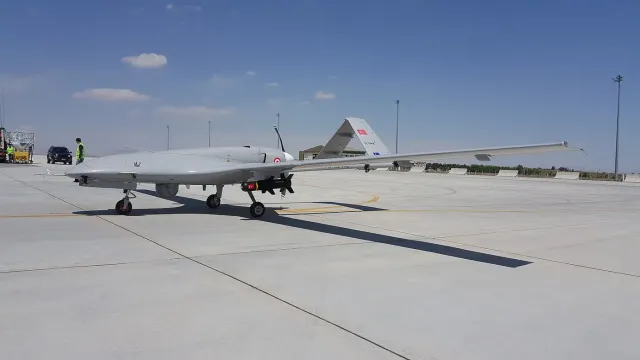Bayraktar TB2 vs MQ-9 Reaper: Combat Drone Showdown