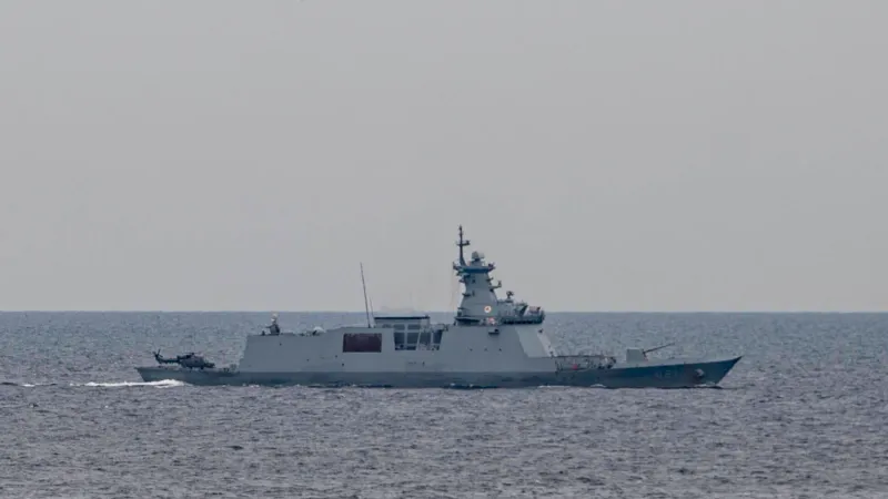 Hanwha Ocean (formerly Daewoo Shipbuilding & Marine Engineering) Daegu-class frigate — view 1