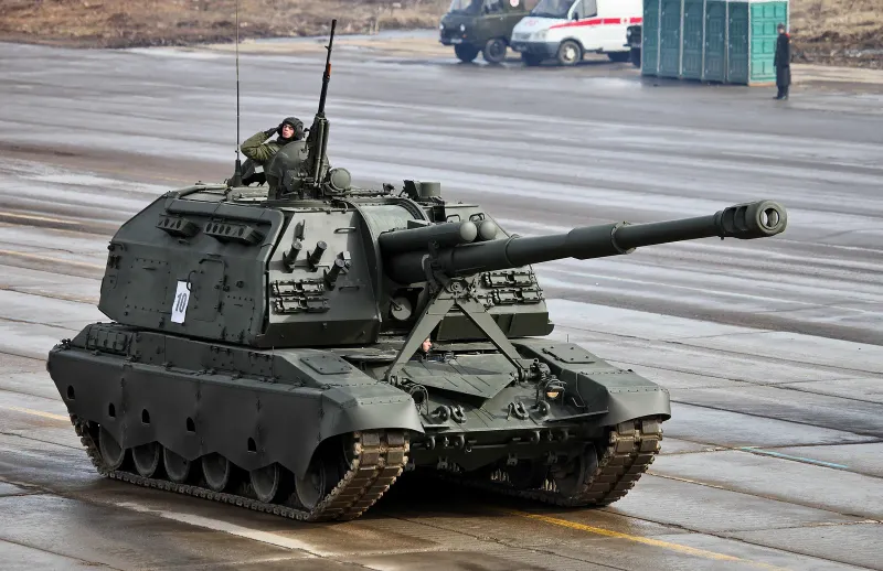 Uralvagonzavod 2S19 Msta-S, view 1