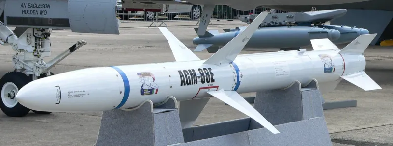 Northrop Grumman AGM-88E AARGM, view 1