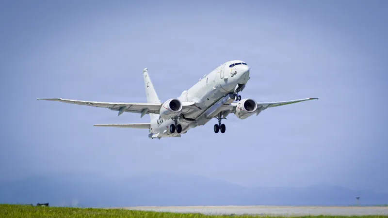 Boeing P-8 Poseidon, view 1