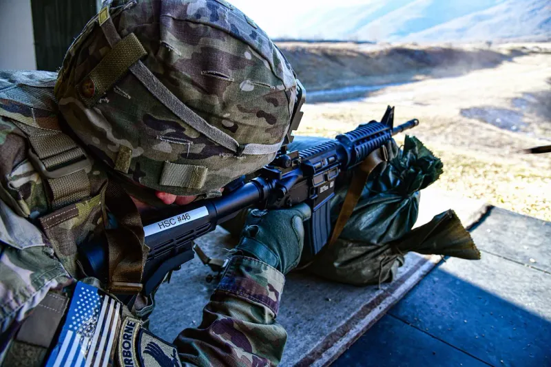 Colt M4A1, view 8