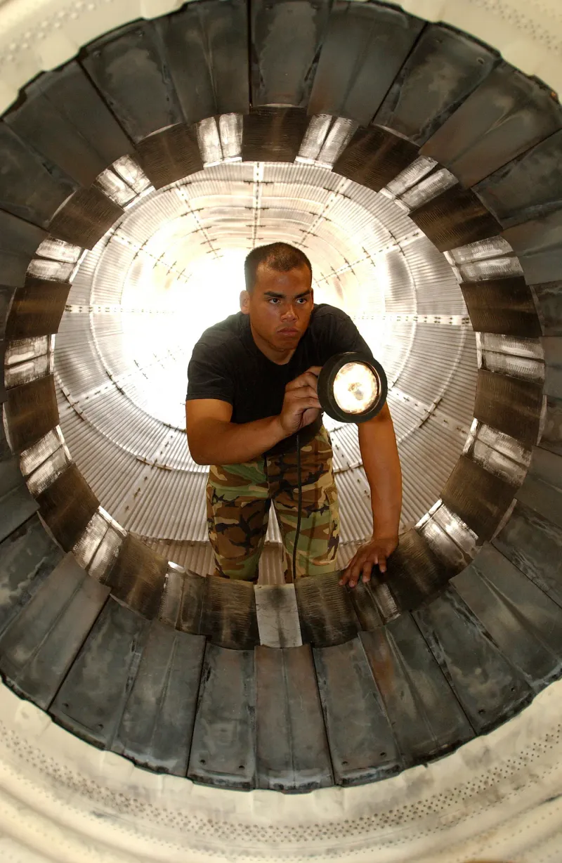 Pratt & Whitney Pratt & Whitney F100, view 1
