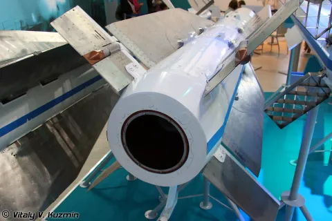 Vympel NPO R-33
