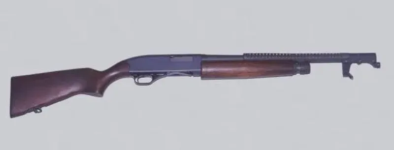 Remington Arms 870, view 1
