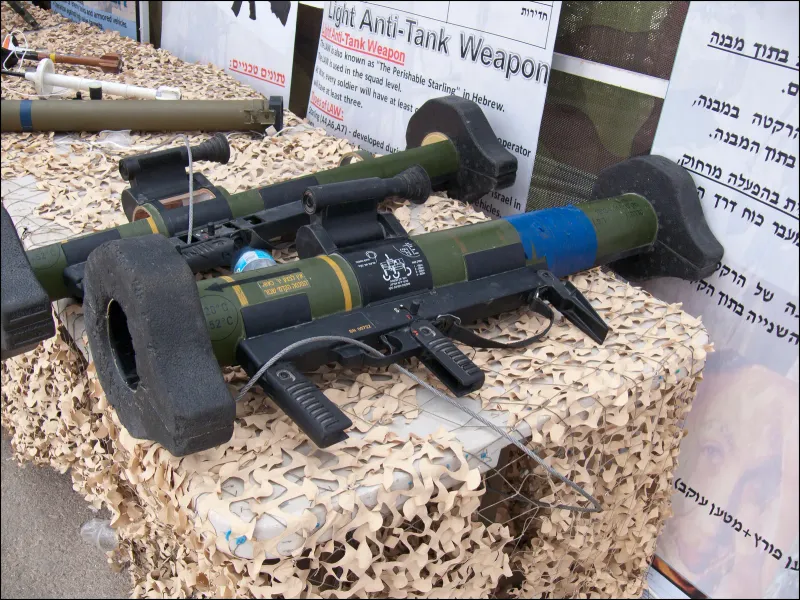 Dynamit Nobel Defence RGW 90 (Panzerfaust 3), view 1