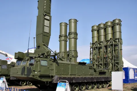 Almaz-Antey S-300V4