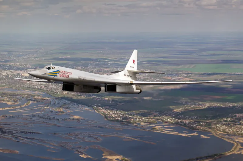 Tupolev Tu-160, view 1