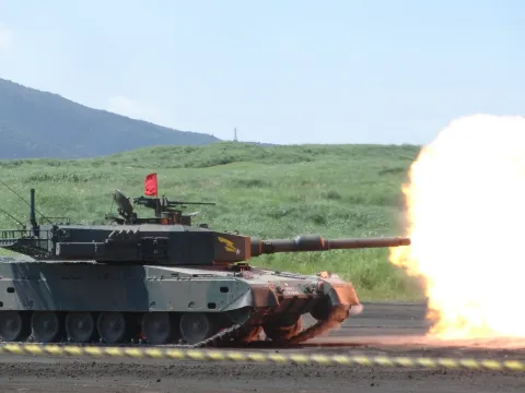 Mitsubishi Heavy Industries Type 90 Kyu-maru